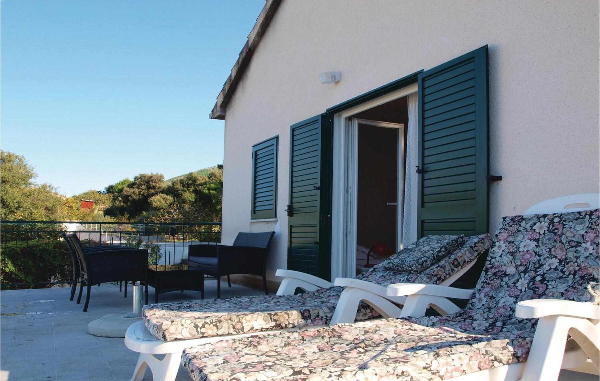 2 Bedroom Beautiful Home In Sparadici Grebaštica Dış mekan fotoğraf